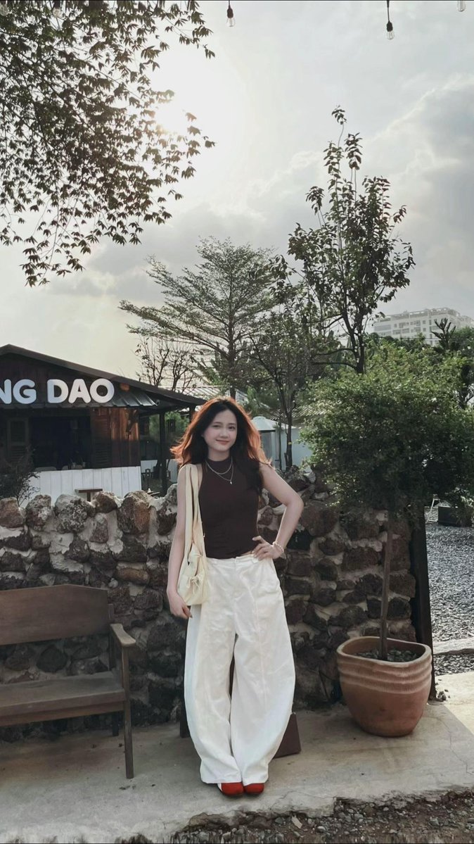 handangtapnac's tweet photo. Ăn mặc đơn giản, chỉ bú chứ k nắc https://t.co/uQfEbJTvN9