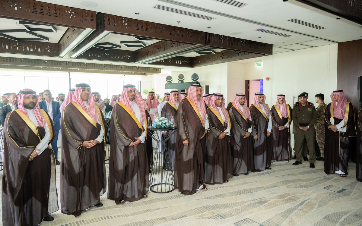ASFARSaudi's tweet photo. صاحب السمو الملكي الأمير الدكتور حسام بن سعود بن عبدالعزيز آل سعود، أمير منطقة الباحة، يدشّن رسميًا منتجع قمرة الجبلي، بحضور أصحاب السمو والمعالي والسعادة. تشريفٌ يرفع قيمة المنجز، ولحظةٌ ستبقى في ذاكرة قمرة ومسيرتها.

#أسفار
 #احدى_شركات_الصندوق https://t.co/6WeBk6K9xe