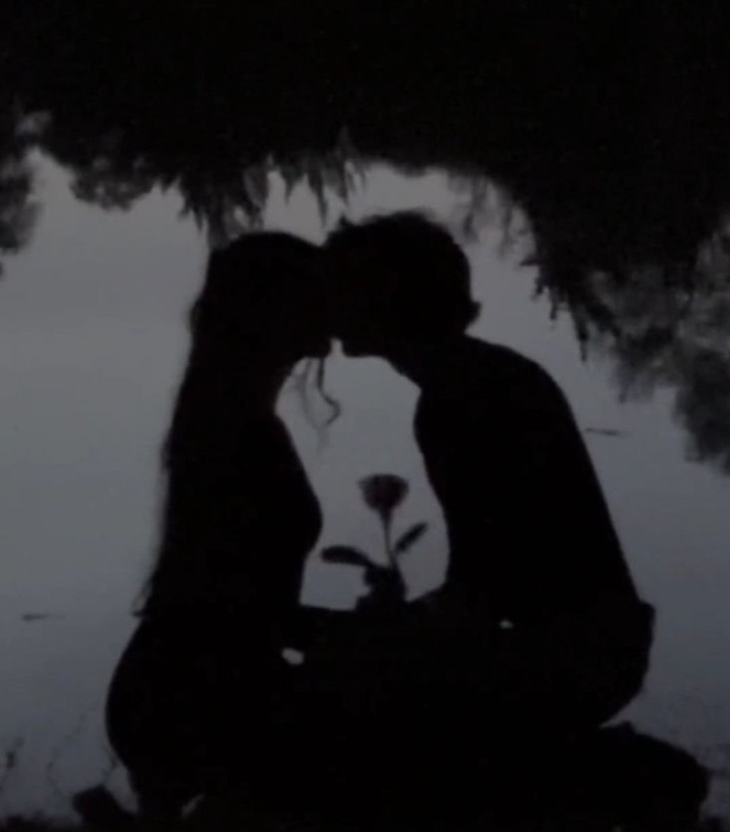 StarlitPagess's tweet photo. "You have a place in my heart no one else could ever have."🖤

F. Scott Fitzgerald https://t.co/pr7ocFE2IH