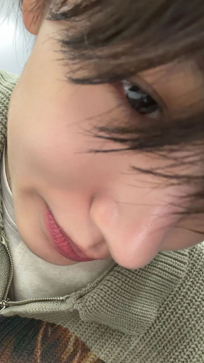 hyeonbear's tweet photo. 🥹🫳🫳 https://t.co/k6VUAPA7Sk