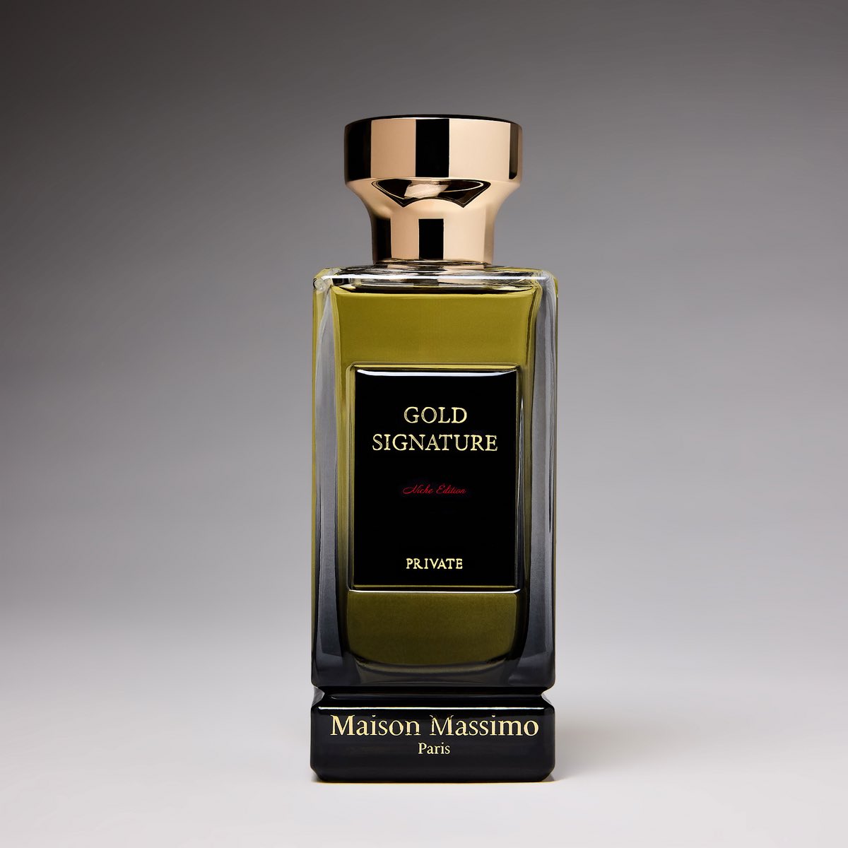 Parfumeur_2_0's tweet photo. GOLD SIGNATURE

Plongez dans une expérience orientale exquise où la douceur de la vanille et la chaleur du miel se rencontrent dans une harmonie parfaite, créant une fragrance d’une élégance rare. Découvrez l’art du raffinement, capturé dans chaque goutte de ce parfum. 
Enveloppez-vous de notes envoûtantes, car les accords d’ambre gris et de musc viennent subtilement danser en arrière-plan, ajoutant une profondeur envoûtante à cette création olfactive.

Notes de Tête  : Bergamote, Rhubarbe, Orange, Miel  Notes de Coeur  : Framboise, Cèdre, Notes solaires  Notes de Fond  : Patchouli, Vanille, Ambre gris, Musc

#massimo #perfum #parfums #dakar