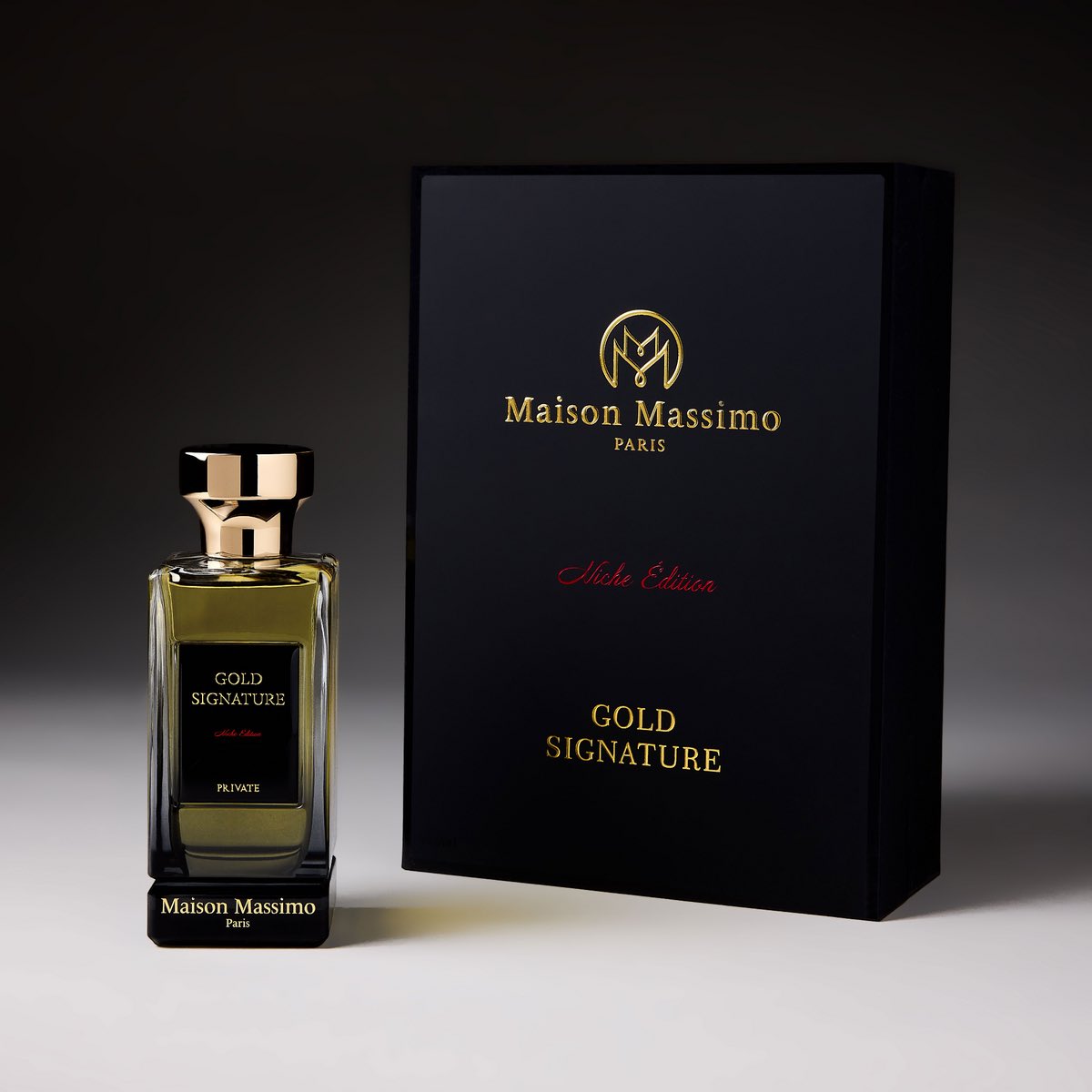 Parfumeur_2_0's tweet photo. GOLD SIGNATURE

Plongez dans une expérience orientale exquise où la douceur de la vanille et la chaleur du miel se rencontrent dans une harmonie parfaite, créant une fragrance d’une élégance rare. Découvrez l’art du raffinement, capturé dans chaque goutte de ce parfum. 
Enveloppez-vous de notes envoûtantes, car les accords d’ambre gris et de musc viennent subtilement danser en arrière-plan, ajoutant une profondeur envoûtante à cette création olfactive.

Notes de Tête  : Bergamote, Rhubarbe, Orange, Miel  Notes de Coeur  : Framboise, Cèdre, Notes solaires  Notes de Fond  : Patchouli, Vanille, Ambre gris, Musc

#massimo #perfum #parfums #dakar