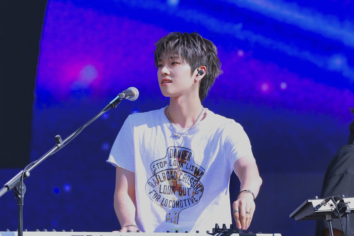fullleaf626's tweet photo. 260906 사운드플래닛페스티벌  sound planet festival

#정수 #JUNGSU #엑스디너리히어로즈 #XdinaryHeroes https://t.co/cwDp387TK5