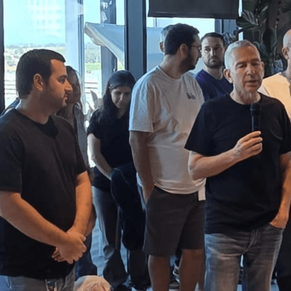 drivenets's tweet photo. A sweet start to the new year 🍎🍯

Taking a moment to connect, reflect, and look ahead, we gathered together for a toast.

Wishing everyone a year filled with peace, safety, health, and happiness.

Shana Tova from all of us at DriveNets! 🥂 https://t.co/eSHna4YQR3