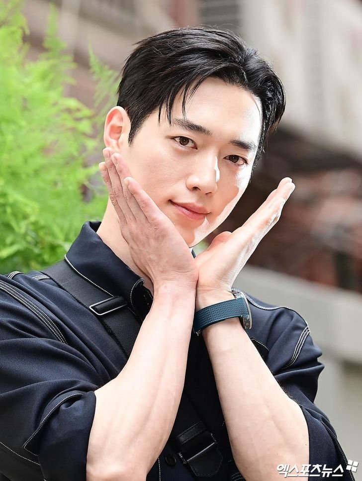 k_dramaindo_'s tweet photo. #SeoKangJoon pernah lolos audisi SM Entertainment
#GoAra pernah dalam naungan SM Entertainment 13 tahun
Nemu aja emang SM ini serbuk berlian mata cantik https://t.co/7hCIvhXcBz