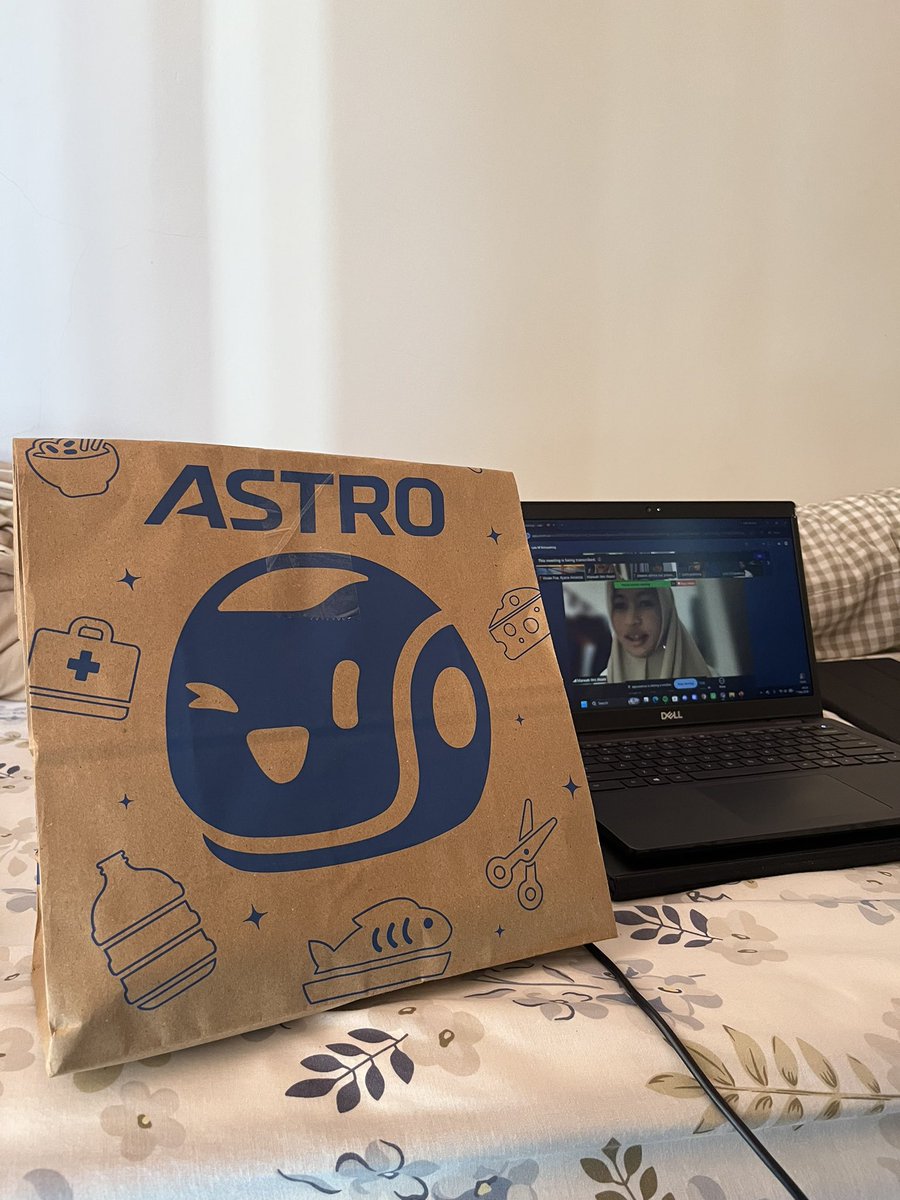 needchocolatee's tweet photo. i love astro @kaissspace https://t.co/8HYcwBum3j