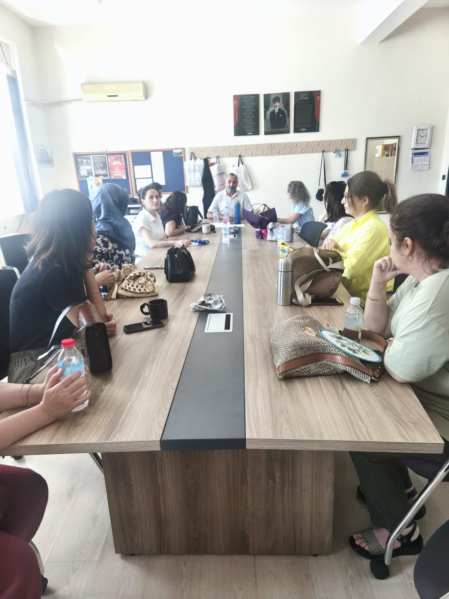 kirkagacmem45's tweet photo. 📚 Uyum Haftası kapsamında İlçe Millî Eğitim Müdürümüz Halil BONCUK; Edip Bayat İlkokulu, Atatürk Ortaokulu ve İsmail Hakkı Gelenbevi İmam Hatip Ortaokulunu ziyaret ederek öğrenci ve öğretmenlerimizle bir araya geldi.

@il_mem_45 @m_ugurelli https://t.co/7D5A7EKCl6