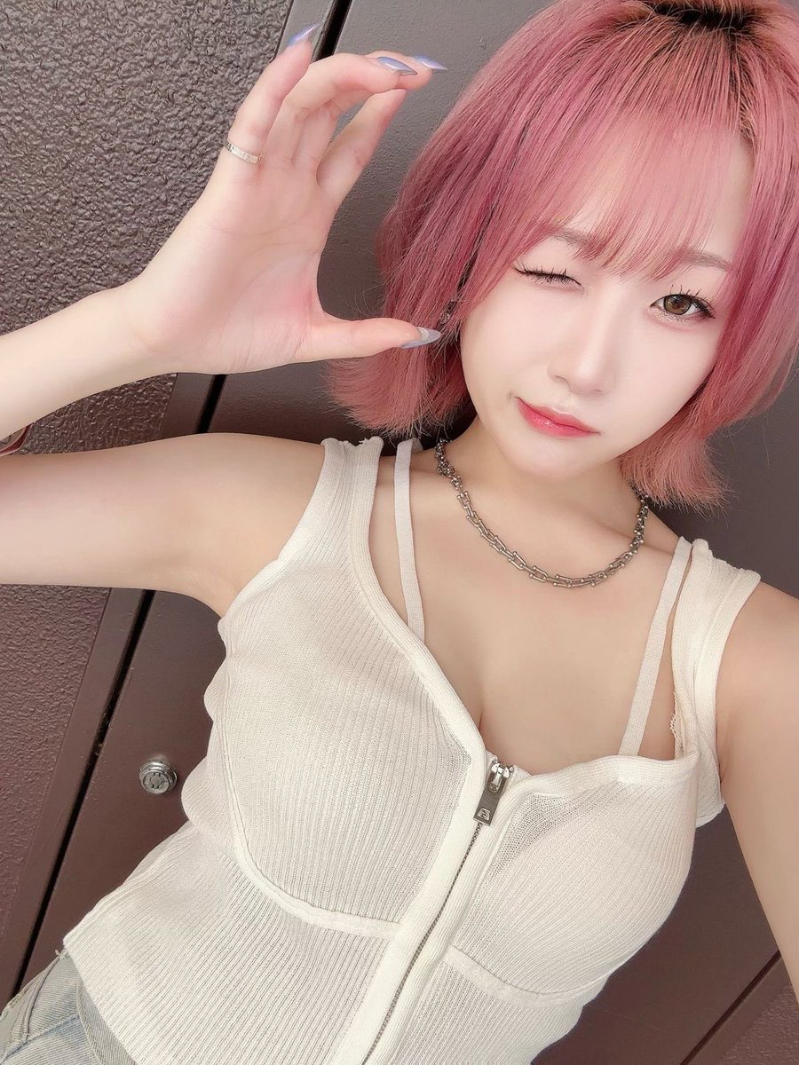 lyasls's tweet photo. ムラムラする💕
む○い、澤村き○り、三桜じ○り、ぽ○ちの誰かで今から通話しながら連れオナできる人いない？💕
いいねかDMください💕
#連れオナ #おなぺ #オナペ https://t.co/gpHEZH5rCd