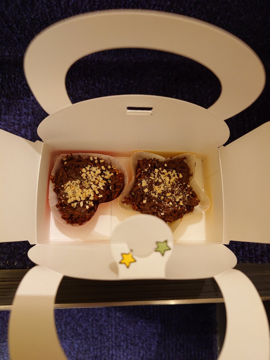 takuya1533's tweet photo. 二泊三日､兄妹旅行､三重県編😀
一日目　おやつタウン　ベビースターラーメンのテーマパーク
ベビースターラーメン体験もしてきたよ😀

・My スペシャルベビースター コンポタ味
・フリフリ♪ベビースター すきやき味
・作ろう！チョコクランチ https://t.co/WCfHTZu5vo