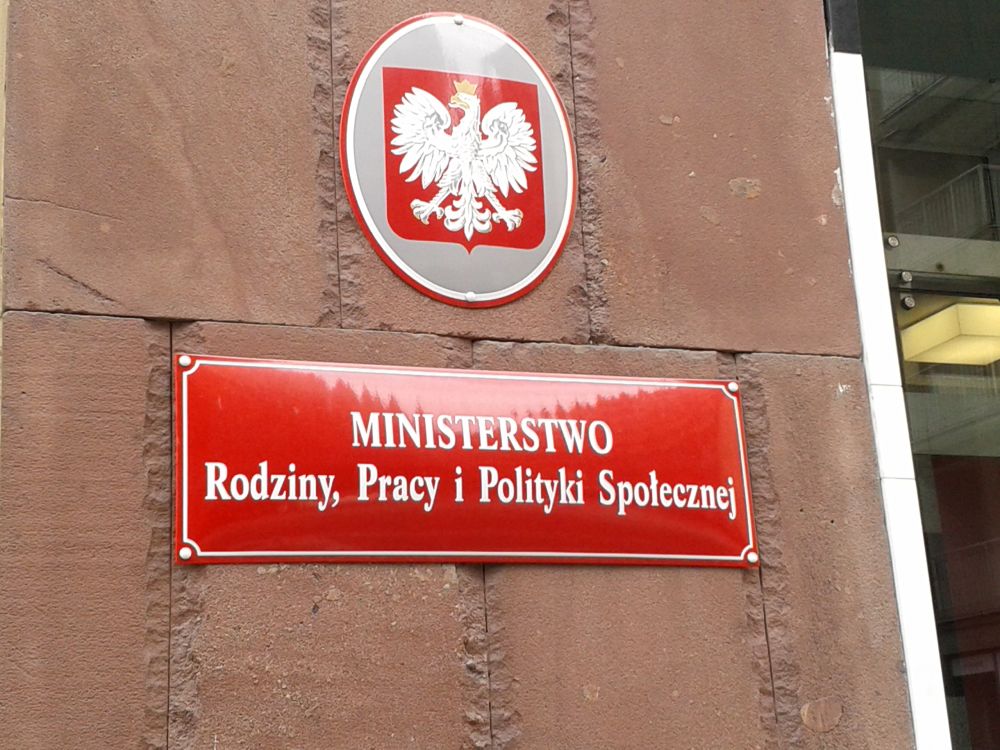 MR_komunikaty's tweet photo. #MRPiPS: Szacunkowa stopa bezrobocia w sierpniu. https://t.co/q2nJtYnMGq https://t.co/TXkQl2J2kM