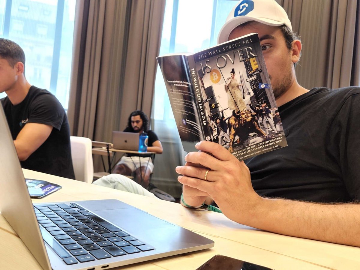 DeFi's tweet photo. New week, same rule: 

We build, you stay safe🛡️ https://t.co/VyL08hVS3u