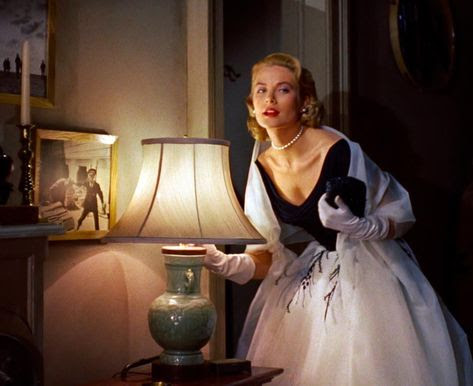 BoylanRoger's tweet photo. Grace Kelly in Hitchcock's "Rear Window," 1954. https://t.co/NJ23OAxVWl