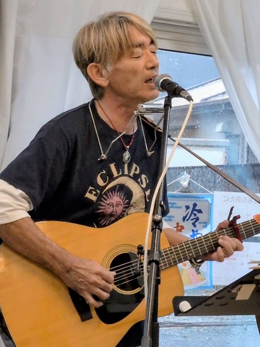 19ani72's tweet photo. 2026.9.6(日)coffee &amp; music Heart@豊橋
第一回　Heart パフォーマンスDAY

はじめての店でしたが、知ってる方もいて
ちょっと安心
直前に街マスからの伝言を受け取り実行(笑)
はじめて聞いてもらう方もいたので
若干の緊張感もありましたが、気持ち良く歌わせてもらいました！ https://t.co/vX283q8Y8X