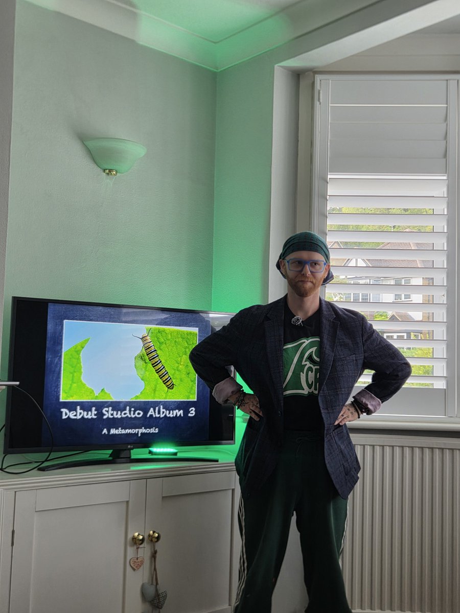 bearsintrees's tweet photo. every time we need to decide what songs go in an album we all make presentations arguing why our album is the best and it's been...interesting https://t.co/70TXJRS0QY