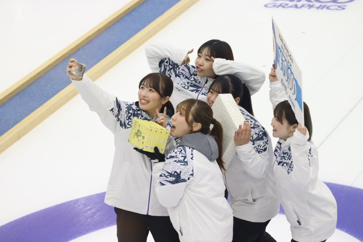 Tsuru_haha's tweet photo. 表彰式中と終了後の様子
コーチと6名の写真も撮りたかった
#TeamMIURA
#学生強化チーム
#アドヴィックスカップ2026
#ADVICSCUP2026
#カーリング
#次はYouTube応援 https://t.co/1s1zR4yFSk