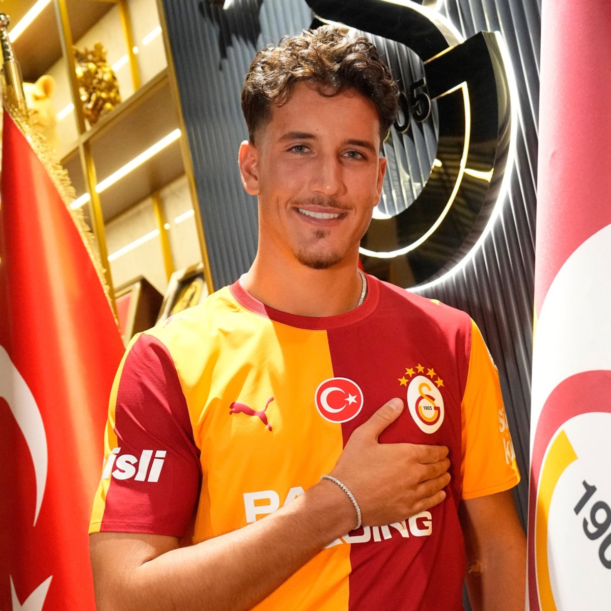 lemarcaspors_'s tweet photo. Deniz Gül'ün bonservisinde yer alan 1M€'luk bunus maddesi, ligde gol kralı olursa devreye girecek. (Ali Naci Küçük) https://t.co/0l7dM6HEXL