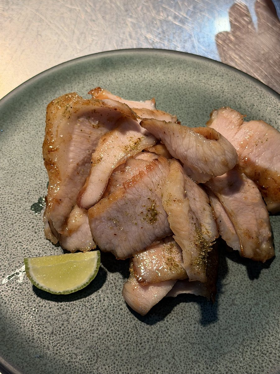 netsiraphop's tweet photo. “อั่งโล่บายย่างแรก” ไว้เป็นอีกหนึ่งร้านในลิสต์ของทุกคนด้วยนะครับ ว่าง ๆ แวะมาลองทานกันน้า ใครเคยทานแล้วมีเมนูโปรด บอกหน่อยนะครับคนละ1 เมนู #AungloByYangrak https://t.co/U0xMOAQqy3