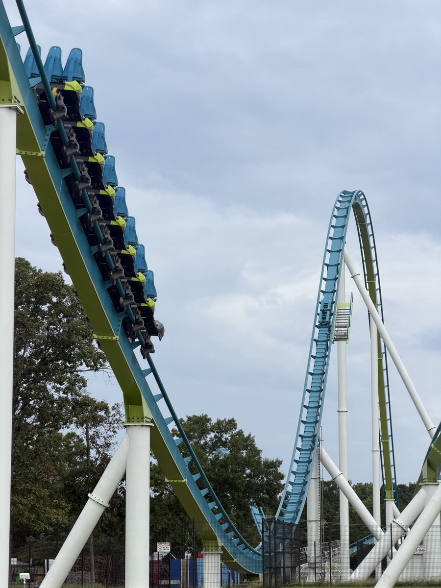 The_Fury_Guy's tweet photo. Happy #LaborDay Yall.. it’s #FuryTime! — WoW this weather!! 🌥️🎢 @Carowinds #Fury325 https://t.co/I45xtRgSRt