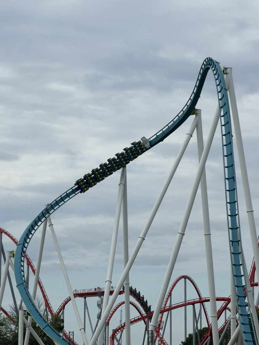 The_Fury_Guy's tweet photo. Happy #LaborDay Yall.. it’s #FuryTime! — WoW this weather!! 🌥️🎢 @Carowinds #Fury325 https://t.co/I45xtRgSRt