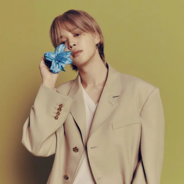 kchartsmaster's tweet photo. “Who” by JIMIN re-enters the Global Spotify Chart at #184 (1,087,755 streams). https://t.co/qJj7nAdFbW