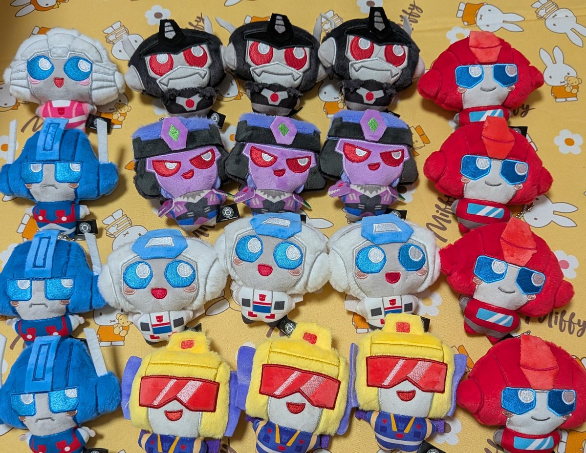 goza_green's tweet photo. 1ボックスこんな感じでした　個体差少ないのはメガトロンとアイアンハイドで個体差激しいのがマグナスとスカファって感じです https://t.co/MZLiWWvBg6