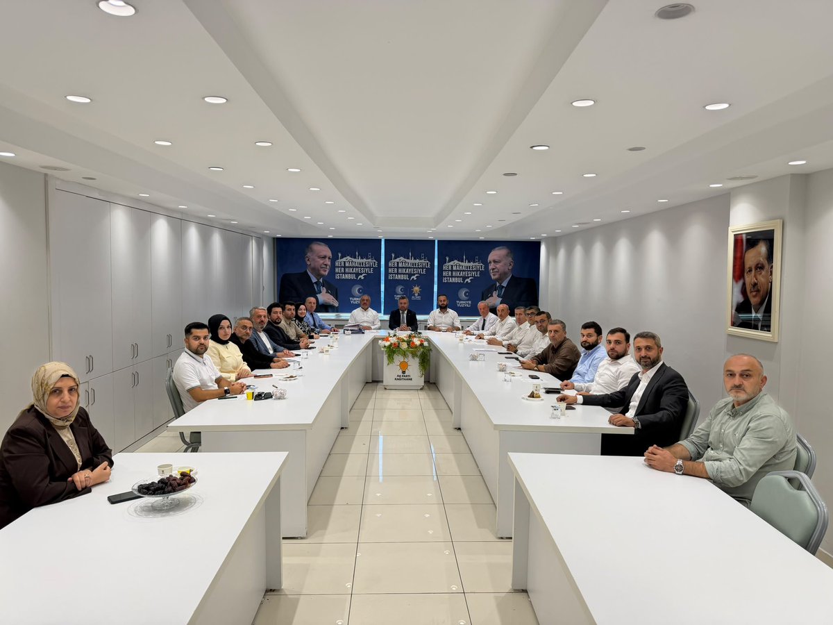 akkagithane's tweet photo. İlçe Başkanımız Erkan Yıldırım’ın başkanlığında, belediye meclis üyelerimizle bir araya gelerek Eylül Ayı Grup Toplantımızı gerçekleştirdik.

Kağıthane’mize yönelik çalışmalarımızı, gündem başlıklarımızı ve önümüzdeki döneme ilişkin değerlendirmelerimizi istişare ettik.

Birlik ve beraberlik içerisinde, Kağıthane’miz için çalışmaya devam ediyoruz.

@erkanyildirim76 
@abdullahozdemir 
@akpartiistanbul