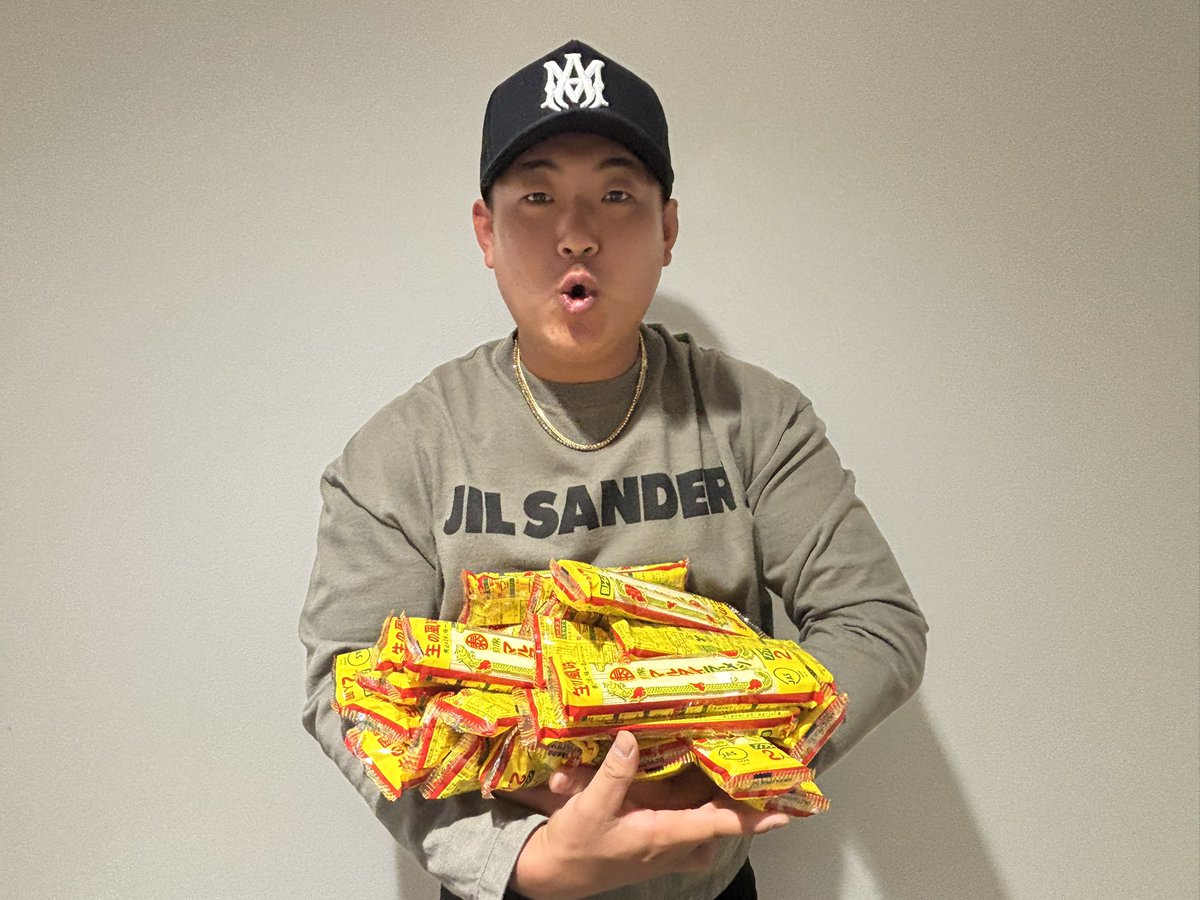 naito_ho25's tweet photo. 久しぶりにXで投稿！

PayPayドームでポール直撃ホームランを打った時にマルタイさんから背番号分の25個マルタイラーメンが届きました！！
マルタイさんありがとうございます🙇‍♂️🙇‍♂️

残りシーズンもあと少し、最後まで全力で頑張ります🔥🔥
応援よろしくお願いします🙇‍♂️🙇‍♂️ https://t.co/T2yUZUlK3n