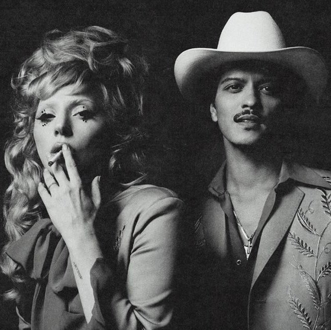 plusmusicx's tweet photo. 🚨GIGANTE! "Die With A Smile" de Lady Gaga e Bruno Mars ultrapassa "BIRDS OF A FEATHER", de Billie Eilish, e se torna a maior música por uma artista feminina desta década no Spotify. https://t.co/qoTFP0PAEK