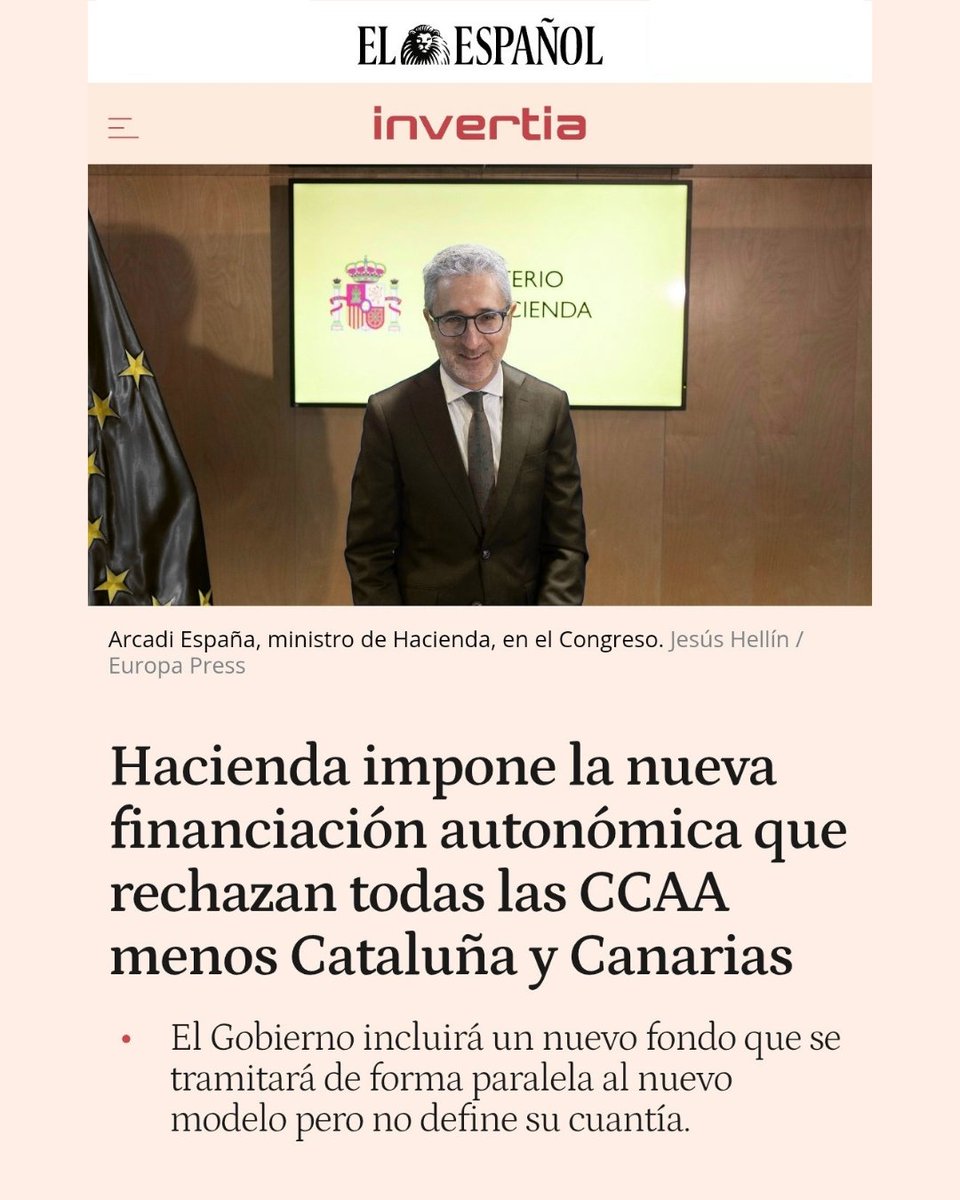izquierdaesp's tweet photo. 🟥 Tu centro de salud no puede depender de cuántos votos necesita el Gobierno para seguir en el poder.

La propuesta de financiación solo ha conseguido el apoyo de Cataluña y Canarias entre las autonomías. Venderla como un gran acuerdo de país es descarado. El dinero de nuestros hospitales, colegios y servicios de dependencia no puede repartirse para contentar a los socios de turno. Ningún español merece menos porque su gobierno autonómico tenga menos capacidad de presión.

Desde Izquierda Española defendemos un sistema común y solidario, con reglas transparentes para todos. Repartir según las necesidades reales de la población y el coste de prestar los servicios en cada territorio. Garantizar una sanidad, una educación y una atención a la dependencia equivalentes en toda España. Y una fiscalidad progresiva para que aporte más quien más tiene, sin privilegios territoriales que vacíen la solidaridad.

Eso exige negociar entre todos y explicar públicamente cada criterio y cada euro. Ningún trato bilateral puede decidir sobre los recursos que sostienen los derechos de todos los españoles.

Una izquierda que blinda ventajas para los territorios más ricos traiciona su razón de ser. La igualdad entre españoles no es el precio de una investidura. La igualdad no se negocia.