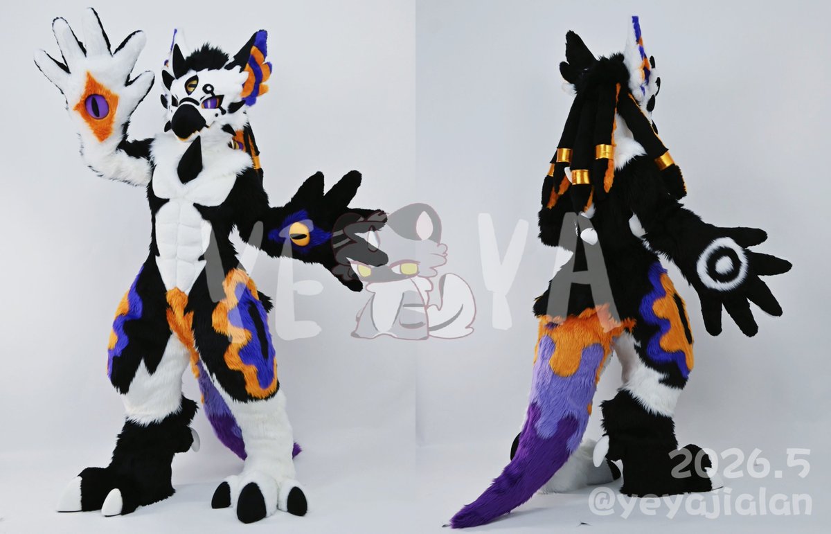 yeyajialan's tweet photo. Holder:贤鹅子 😋
It's the first multi-eyed character I made.
Both hair and palms have eyes.
Very memorable!
#yeyajialan 
#fursuit https://t.co/FmYbzbn69x