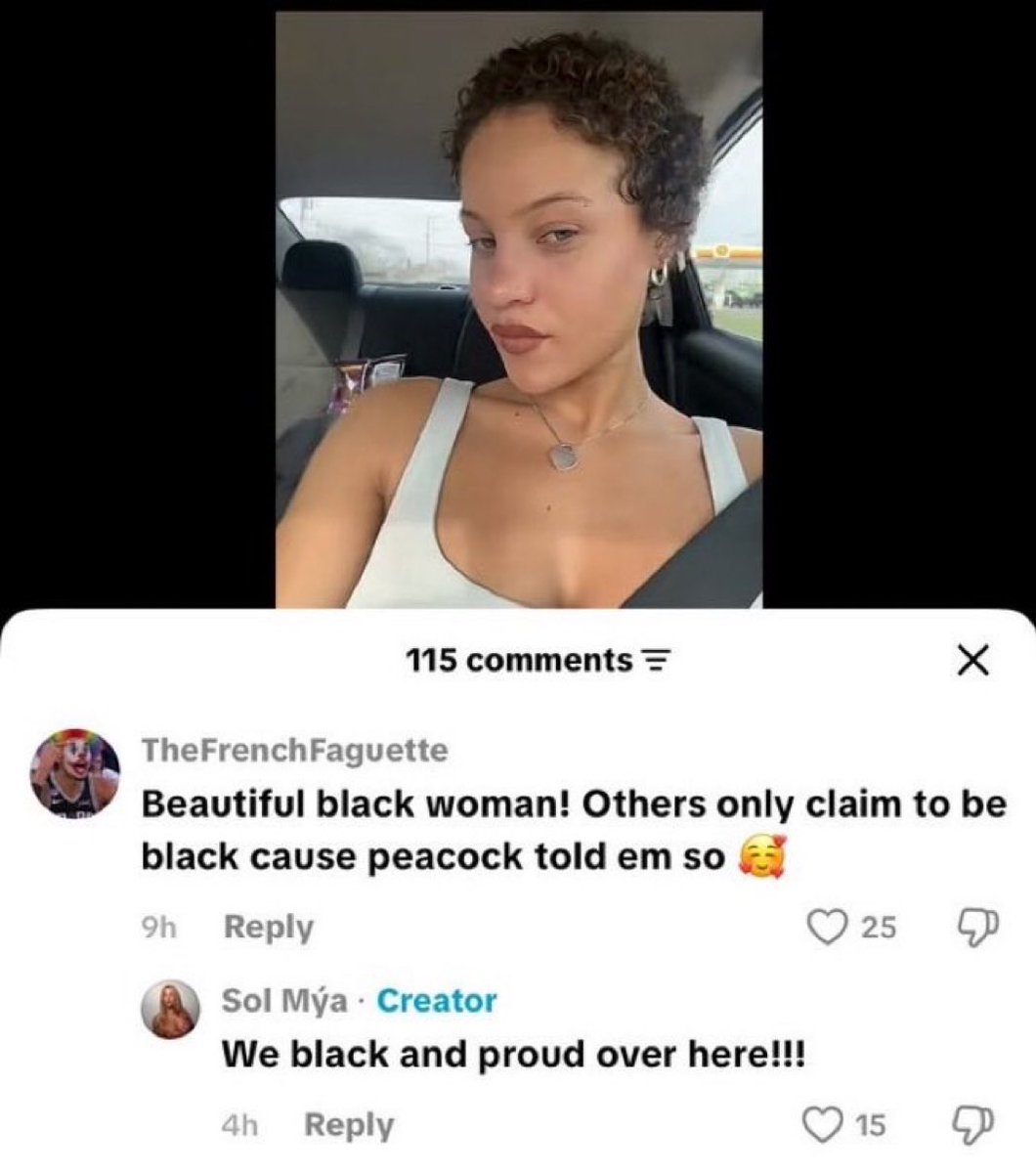 moonaura929's tweet photo. This bitch is weird as hell!! https://t.co/ucfHPwLdnj