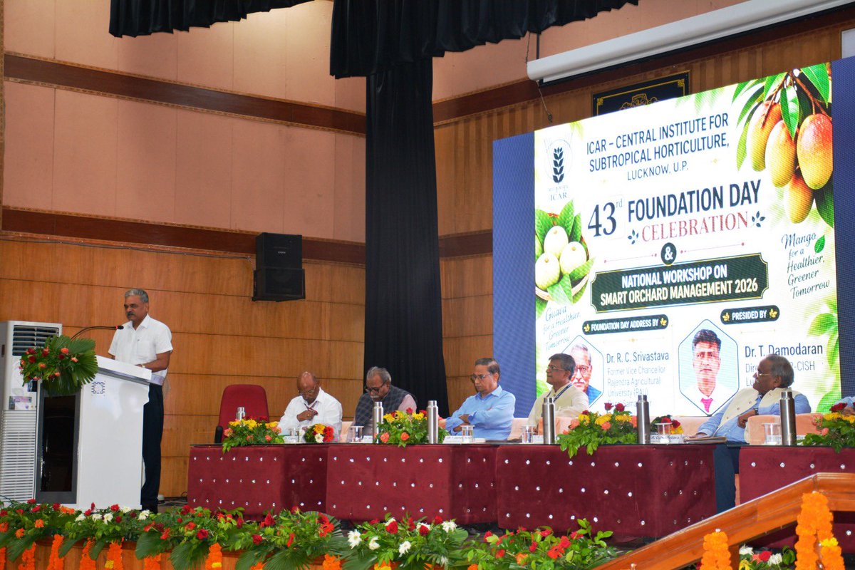 ICAR_CISH's tweet photo. 🥭🌱 **ICAR-CISH celebrated its 43rd Foundation Day** with a workshop on **“Smart Orchard Management.”**
Director **Dr. T. Damodaran** presented a roadmap for **Mango &amp; Guava towards Viksit Bharat @2047..
@icarindia #ViksitBharat2047 #SmartOrchard #Mango @DamodaranT22483 https://t.co/oggpIMTlZE