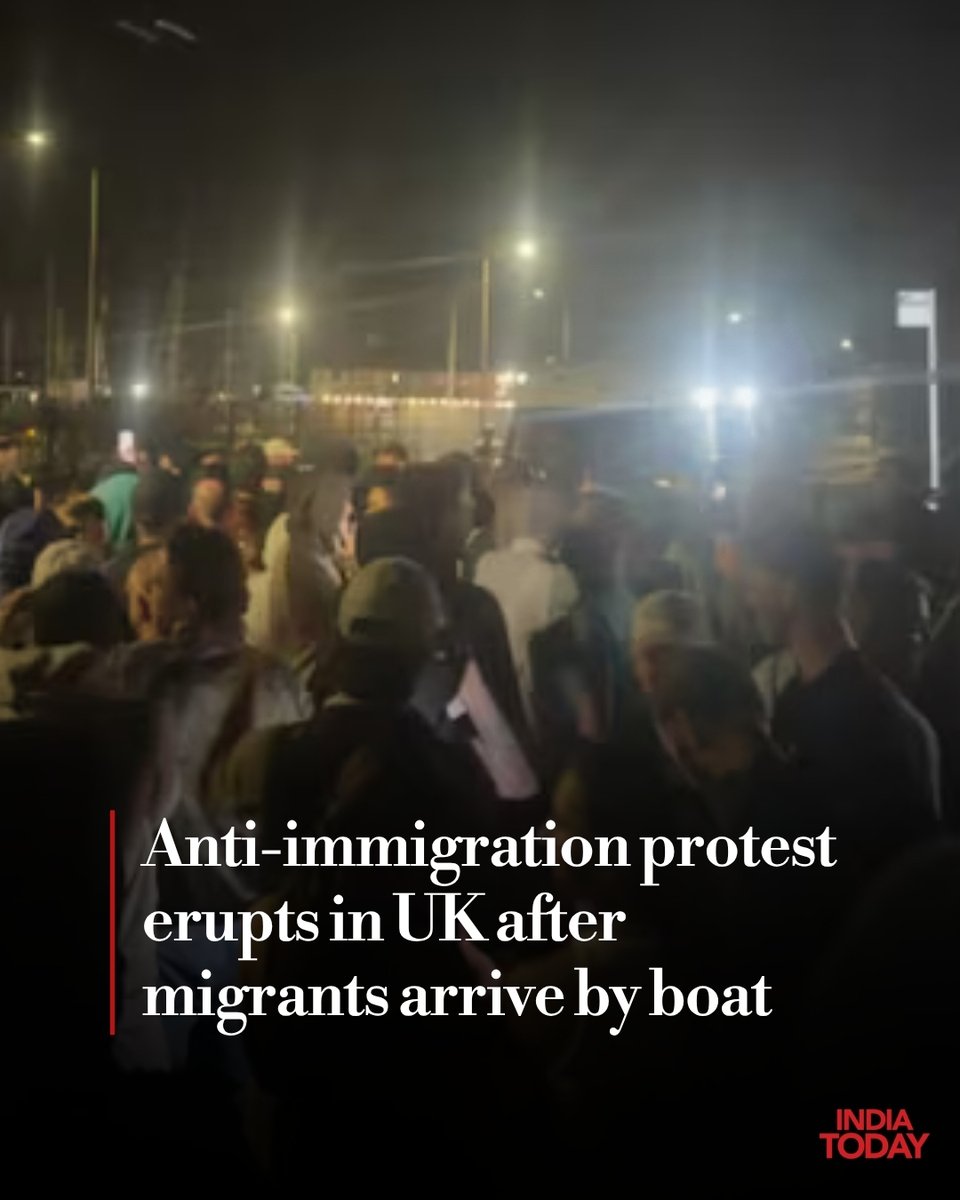 IndiaToday's tweet photo. Hundreds of migrants were brought ashore in Portsmouth after an unusually long Channel crossing, triggering a protest near Eastney Landing. Hundreds of protesters blocked the road and clashed with officers.

Read more: https://t.co/oBE3iFI8Yy

#Migrants #UKProtest #Portsmouth https://t.co/t7z3MhqYtb