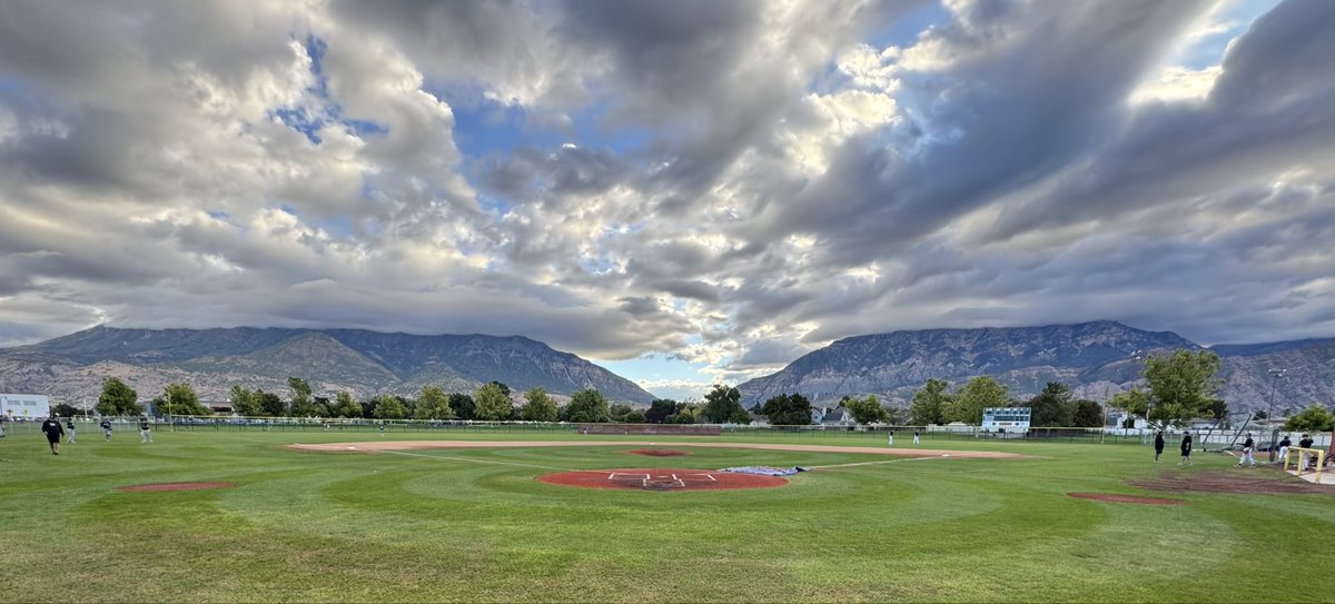 jvfiso's tweet photo. I love the smell of a fresh ball field in the morning ☺️💙⚾️ #baseballmom https://t.co/U48EYaQ5B0