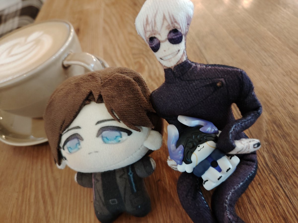 ZandarPlush's tweet photo. Приглашенный гость Годжо 
#ZandarOneKuwabara #hsr #lymera #lygus https://t.co/PpR6cgpAQU