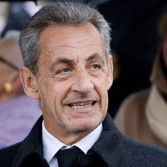 Simurg65's tweet photo. @AVmhmtAli tanımayankar için sarkozy 👇 https://t.co/IeNRwgfQXY