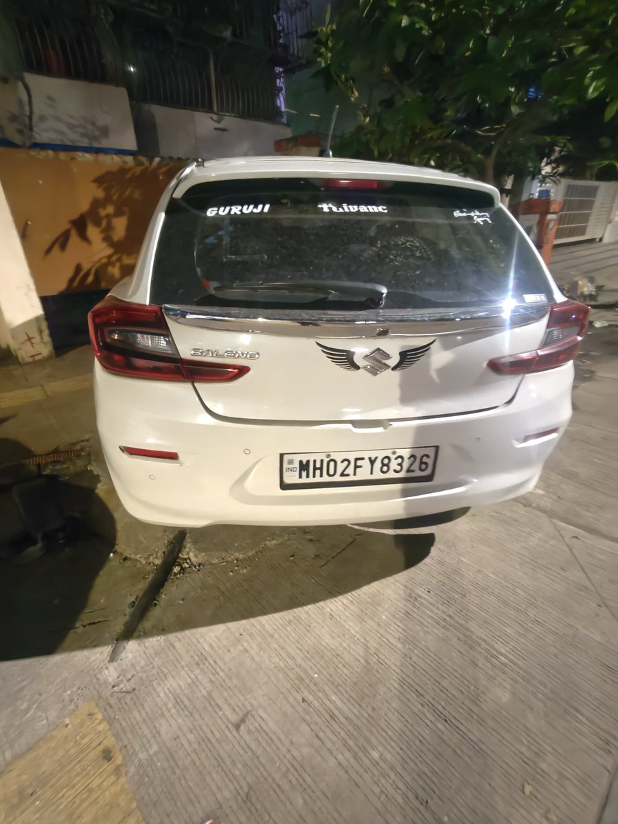 sandyfrommumbai's tweet photo. @MTPHereToHelp @Juhu_PS @mybmcwardKW @mybmc Same car park on footpath please warm them or tow thank you https://t.co/wlL2ggkCA6