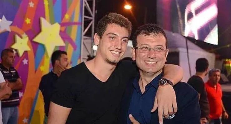 DikenComTr's tweet photo. Selim İmamoğlu: Soyadım İmamoğlu olmasaydı burada olmayacaktım

https://t.co/foXbqBiaoJ https://t.co/sy8fvnFVJj