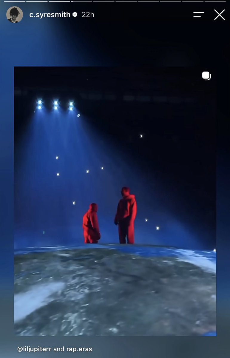 yzyupdates's tweet photo. Jaden Smith shows love to Ye and Kid Cudi performing together in Chicago. 🔥 https://t.co/mFbcn7SATe