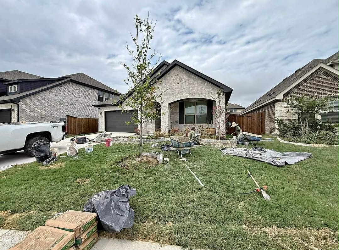lwlandscapingtx's tweet photo. Your yard has potential. Let’s bring it to life! 🌿

From new trees and planting beds to clean landscape details and a finished lawn, LW Landscaping helps transform ordinary yards into beautiful outdoor spaces. https://t.co/g0GtjwDP8j