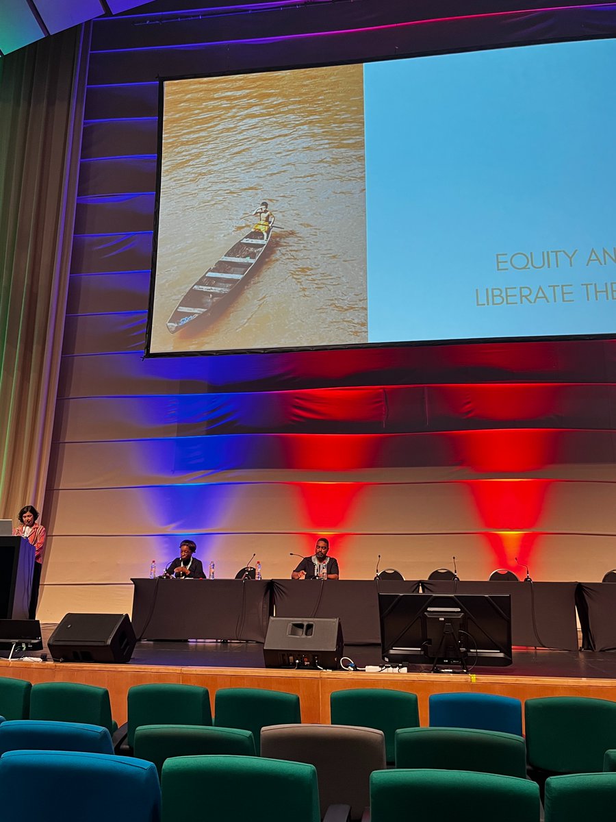 WFPHA_FMASP's tweet photo. At today's Plenary 4: Primary Health Care, Public Health Systems for Equity and Universal Access, Professor Aylene Bousquat discussed equity and primary health care, which bridges social, historical, geographical, and symbolic gaps.
#primaryhealthcare #wcph #wcph2026 https://t.co/bUrcLh3YyP