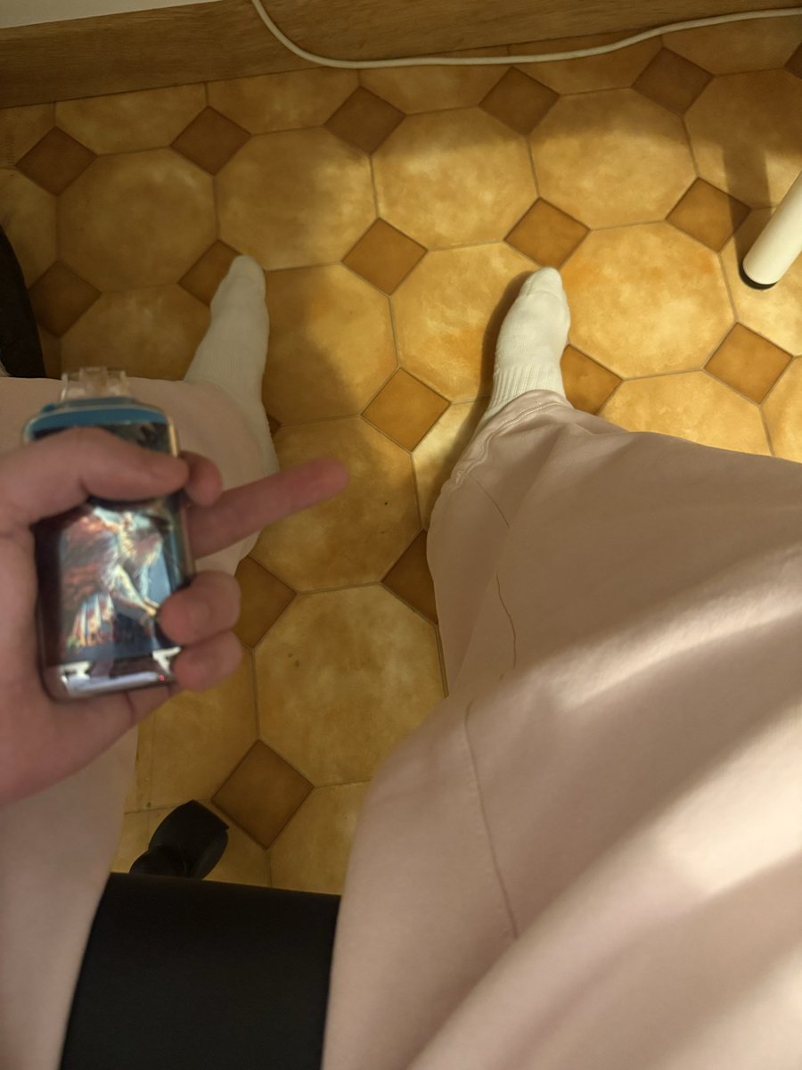 splonik's tweet photo. Qui veut venir snifer mes chaussettes sales les salopes 

3 jours portés + bien transpiré 

#feet #chaussettes #soumis #moneyslave
#slave #dom #vienslecher https://t.co/9Xx4ABVWtX