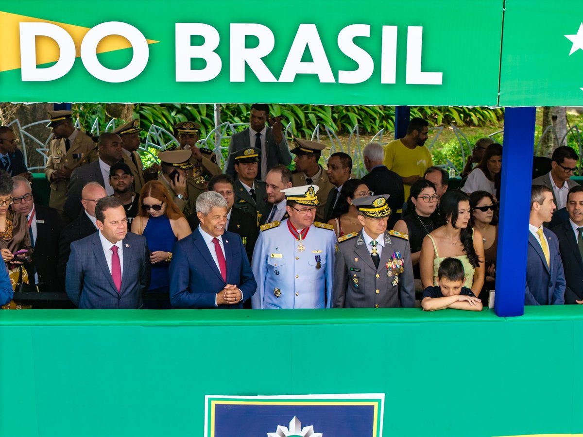 Jeronimoba13's tweet photo. O 7 de Setembro é dia de reafirmar nosso orgulho de ser baiano e brasileiro. Seguimos firmes na construção de um país mais justo, forte e soberano, com trabalho e oportunidades para toda a nossa gente. Viva a Bahia e viva o Brasil! 🇧🇷⭐️ https://t.co/t1mDgOCb4D