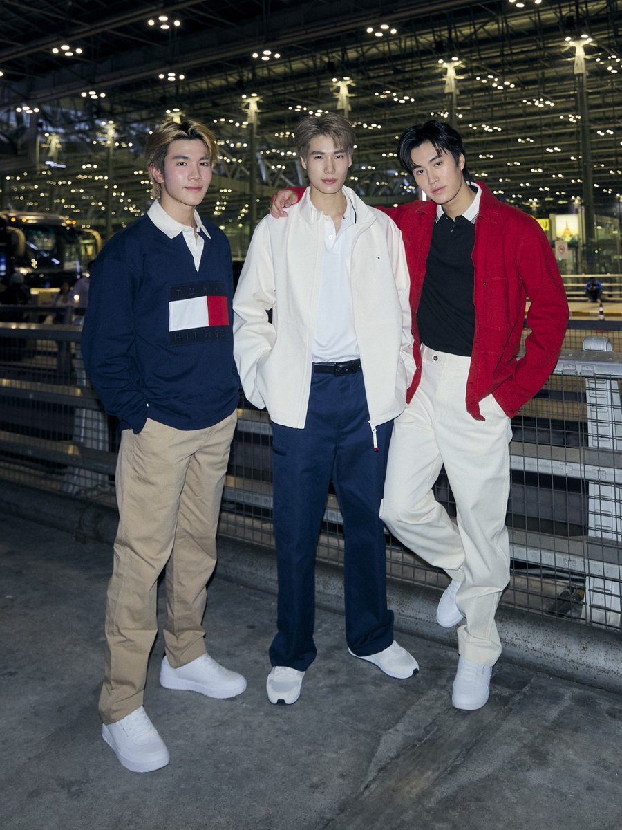 GMMTV's tweet photo. "ภูวิน, เจมีไนน์ และโฟร์ท" แบรนด์แอมบาสเดอร์ของ Tommy Hilfiger พร้อมออกเดินทางสู่มหานครนิวยอร์ก เพื่อร่วมชม Tommy Hilfiger Spring 2027 Runway Show ณ The Plaza New York ในวันที่ 11 กันยายนนี้ เวลา 01:00 น. ตามเวลาประเทศไทย

แฟนๆ รอติดตามภาพบรรยากาศจากงานของ "ภูวิน, เจมีไนน์ และโฟร์ท" กันได้เลยค่ะ

#TommyHilfiger 
@TommyHilfiger 
#TommyFamily
#GMMTV