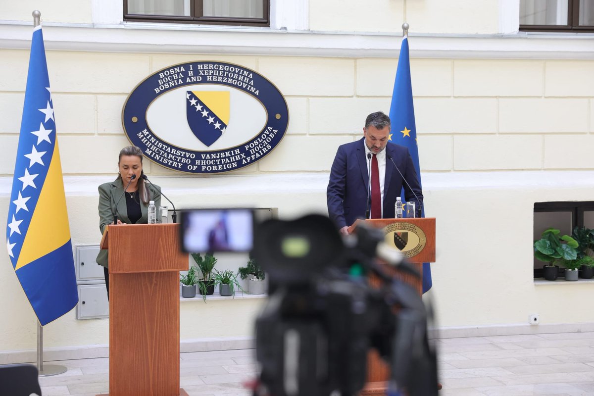 mfa_bih's tweet photo. Minister of Foreign Affairs of Bosnia and Herzegovina 🇧🇦 Elmedin Konaković held a press conference in response to the glorification of convicted war criminal Ratko Mladić in Serbia.

He announced the withdrawal of all staff from the Embassy of Bosnia and Herzegovina in Belgrade whom the Ministry has the authority to recall, the transfer of consular services to the Embassies in Zagreb and Podgorica and the Consulate General in Novi Pazar, the suspension of bilateral meetings, and the reduction of communication with Serbia to the lowest possible level.

Minister Konaković also announced intensified diplomatic engagement with the European Union 🇪🇺 and its Member States, the United States 🇺🇸, the United Kingdom 🇬🇧, and the member states of the Organisation of Islamic Cooperation.