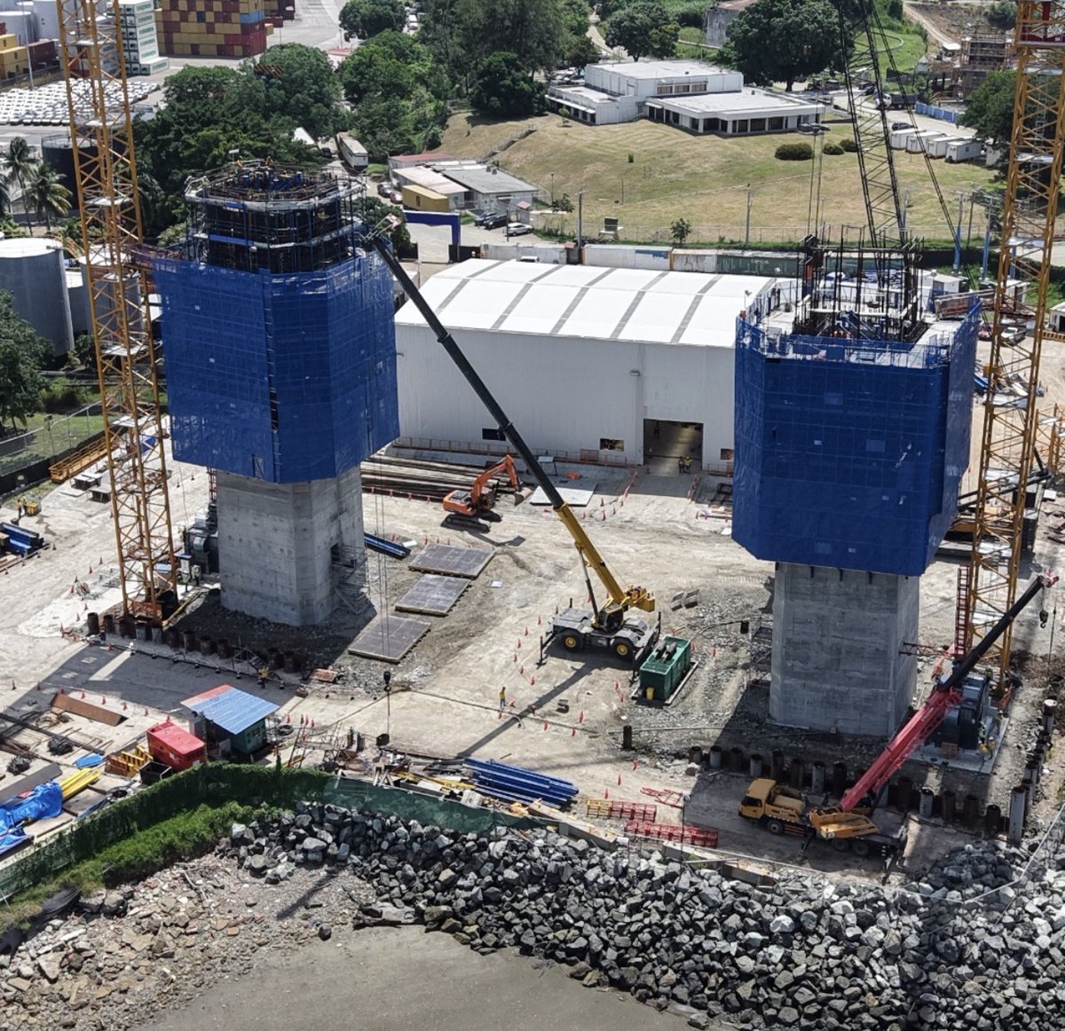 Masparatodos_'s tweet photo. La torre Este del Cuarto Puente ya alcanza 53 metros y entra en una nueva fase de construcción. La estructura llegará a 186 metros y sostendrá parte del tramo atirantado sobre el Canal de Panamá.

Lee más: https://t.co/DYXZozKcg5 https://t.co/5wACNvUDvn