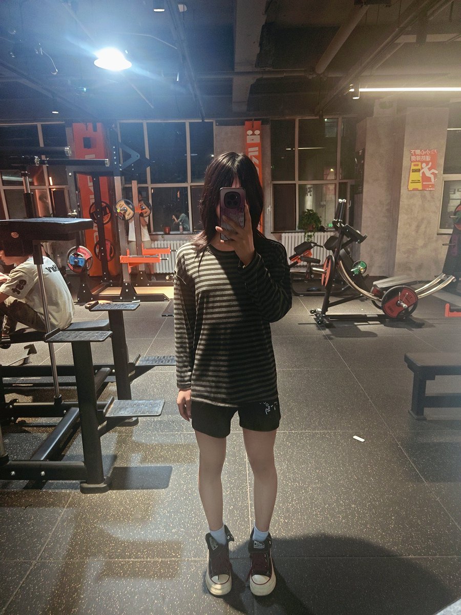 cutefrisks's tweet photo. 最近去健身房，一个健身天才的诞生🤓#男娘 #伪娘 https://t.co/x2iaN777mt
