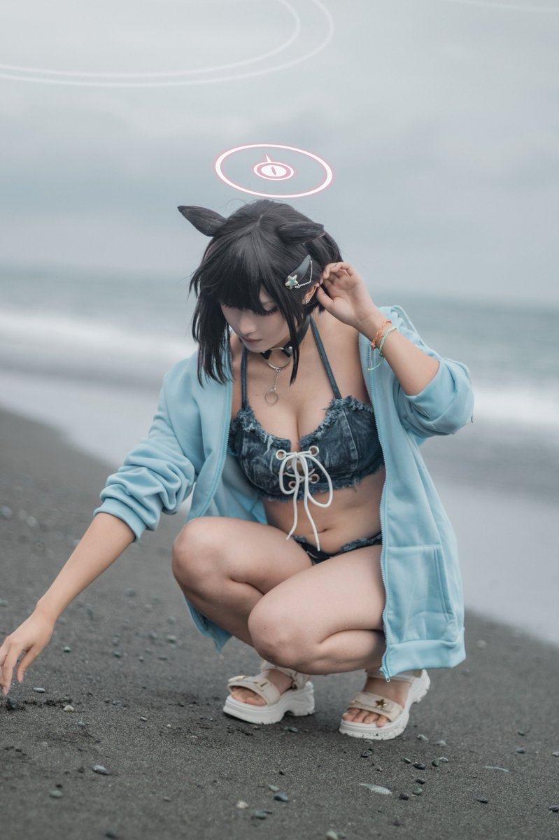 srclr_hyp's tweet photo. カズサと海デート

#0905ブルアカC108水着併せ
📸:@hanichan_cos2 https://t.co/GCUqpV6tLu