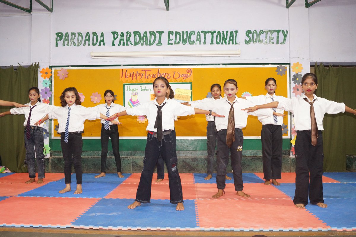 PardadaPardadi's tweet photo. ✨ Celebrating the ones who inspire us to learn, dream &amp; grow! 

Teachers’ Day at Pardada Pardadi was a beautiful celebration of gratitude, respect, and the special bond between teachers and students. 

Happy Teachers’ Day to the mentors who inspire us every day! ❤️🌟 https://t.co/Xc8agroFsK