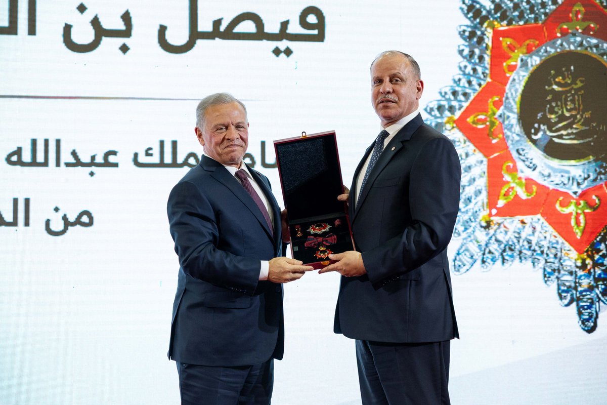 RHCJO's tweet photo. جلالة الملك عبدالله الثاني يرعى فعالية بمناسبة الذكرى العشرين لتأسيس مركز الملك عبدالله الثاني للتميز في المركز الثقافي الملكي، تخللها إطلاق الدورة المقبلة من جوائز المركز للأعوام (2026-2028)، وتكريم عدد من الشخصيات تقديرا لإسهاماتهم في مسيرة المركز.
#الأردن https://t.co/qdpz6k4rpX